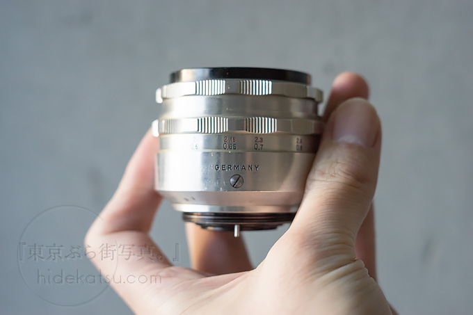 Biotar 58mm Silver lens barrel has a round and round focus and a sharp focusing surface. Verify Helios' parents.*